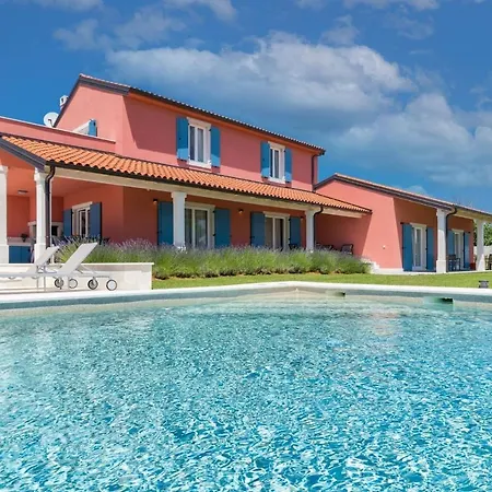 Luxury Rainis Hill Top With Pool In Groznjan *
