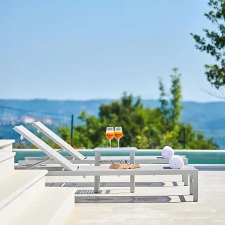Luxury Rainis Hill Top With Pool In Groznjan * Oprtalj